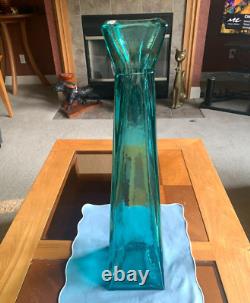 Teal Blue Floor Vase 21-inch-Tall Square Pyramidal Flower Vase weighs 10 lbs