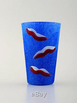 Ulrica Hydman Vallien for Kosta Boda, Sweden. Vase in blue mouth blown art glass