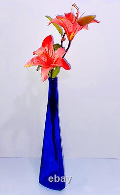 VINTAGE HAND BLOWN COBALT GLASS BLUE FLOWER VASE / BOTTLE 19 tall RareFind