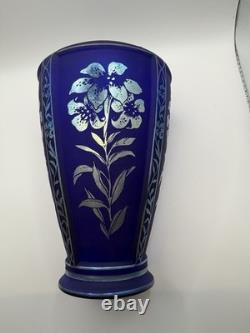 VTG Connoisseur Collection Fenton Favrene Cut-Back. Vase Cobalt Silver 1129/1250