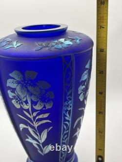 VTG Connoisseur Collection Fenton Favrene Cut-Back. Vase Cobalt Silver 1129/1250