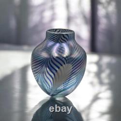 Very Pretty Robert Held Blue Pulled Feather Iridescent Canadian Art Glass Vase