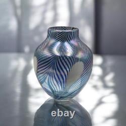 Very Pretty Robert Held Blue Pulled Feather Iridescent Canadian Art Glass Vase
