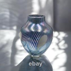 Very Pretty Robert Held Blue Pulled Feather Iridescent Canadian Art Glass Vase