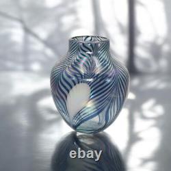Very Pretty Robert Held Blue Pulled Feather Iridescent Canadian Art Glass Vase