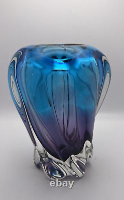 Vintage Art Glass Spiral Twisted Blue Amethyst Ombre Vase 6.5