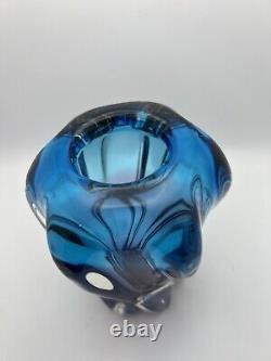 Vintage Art Glass Spiral Twisted Blue Amethyst Ombre Vase 6.5