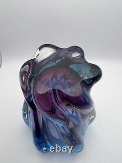 Vintage Art Glass Spiral Twisted Blue Amethyst Ombre Vase 6.5