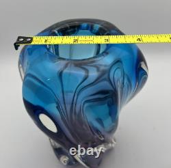 Vintage Art Glass Spiral Twisted Blue Amethyst Ombre Vase 6.5