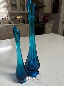 Vintage L. E. SMITH BLUE HOBNAIL SWUNG STRETCH THREE TOED GLASS VASE 14 tall