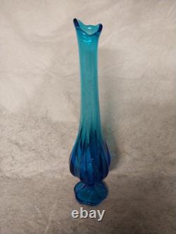 Vintage L E SMITH Blue Glass Vase