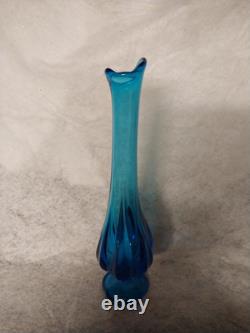 Vintage L E SMITH Blue Glass Vase