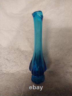 Vintage L E SMITH Blue Glass Vase