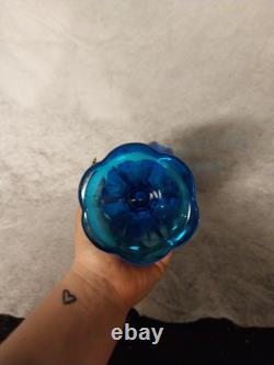 Vintage L E SMITH Blue Glass Vase