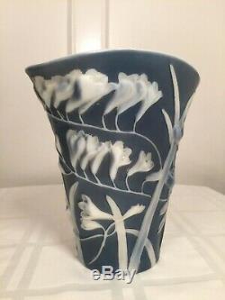 Vintage PHOENIX CONSOLIDATED GLASS Dark Blue Freesia Floral Sculpted Fan Vase