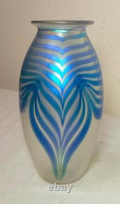 Vintage Robert Eickholt blown pulled feather blue iridescent studio glass vase