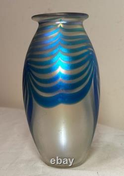 Vintage Robert Eickholt blown pulled feather blue iridescent studio glass vase