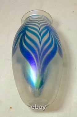 Vintage Robert Eickholt blown pulled feather blue iridescent studio glass vase