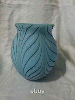 Vtg Fenton Art Glass Robert Barber / Dave Fetty Blue Pink Pulled Feather Vase 8