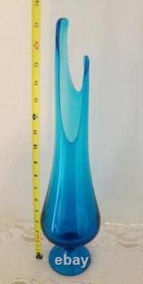 Vtg MCM LE Smith 17.5 Peacock Blue Aqua Smoothie Pedestal Swung Vase READ