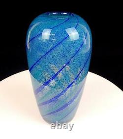 WILLY JOHANSSON HADELAND GLASS SIGNED BLUE & TURQUOISE SPIRAL 8 3/8 VASE 1960's